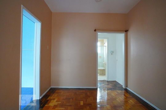 Sala de apartamento à venda com 1 quarto, 40m² em Petrópolis, Porto Alegre
