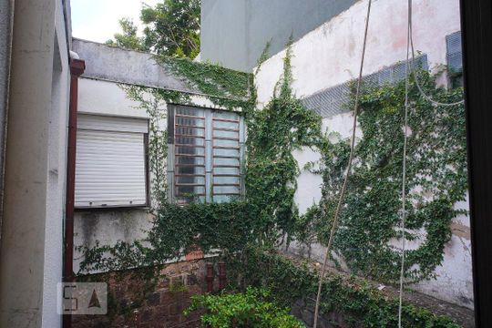 Sala - Vista de apartamento à venda com 1 quarto, 40m² em Petrópolis, Porto Alegre
