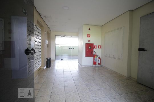 Hall  de apartamento à venda com 2 quartos, 51m² em Jardim Monte Alegre, Taboão da Serra