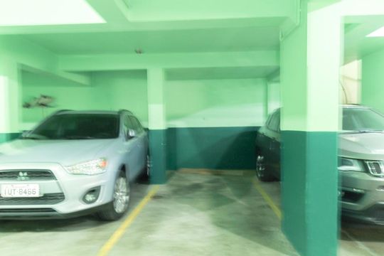 Garagem de apartamento para alugar com 3 quartos, 103m² em Centro Histórico, Porto Alegre