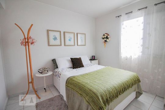 Closet do quarto 1 de apartamento para alugar com 2 quartos, 48m² em Vila Pereira Cerca, São Paulo