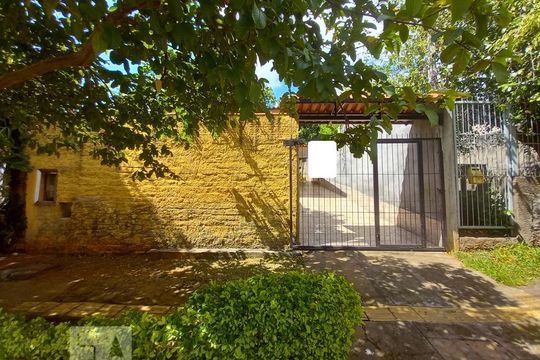 Casa à venda com 2 quartos, 81m² em São José, Canoas