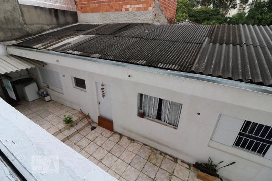 Casa dos fundos de casa à venda com 8 quartos, 220m² em Jardim Cotching, São Paulo