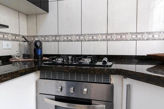 Cozinha - Cooktop e Forno de casa de condomínio para alugar com 2 quartos, 77m² em Vila Nina, São Paulo