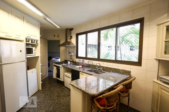 Cozinha de apartamento à venda com 3 quartos, 130m² em Paineiras do Morumbi, São Paulo