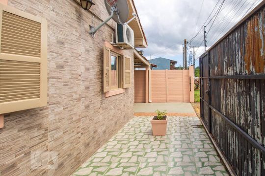 Área comum de casa à venda com 1 quarto, 100m² em Aberta dos Morros, Porto Alegre
