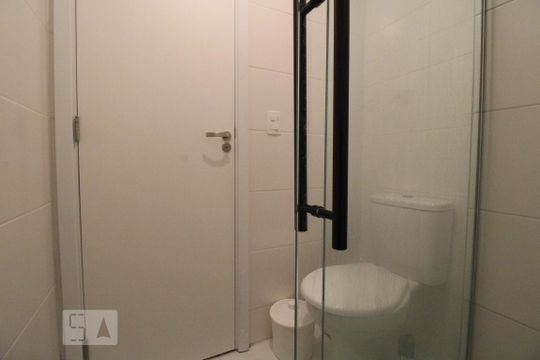 Banheiro da suíte de apartamento para alugar com 2 quartos, 53m² em Jardim Novo Santo Amaro, São Paulo