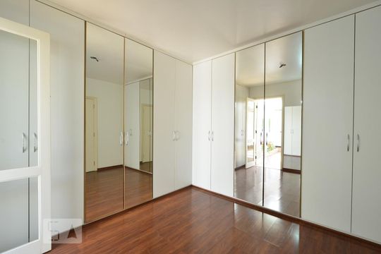 Casa à venda com 3 quartos, 750m² em Planalto Paulista, São Paulo