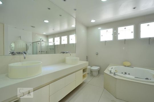 Banheiro 1 de casa à venda com 3 quartos, 750m² em Planalto Paulista, São Paulo