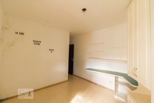 Quarto 1 de casa para alugar com 3 quartos, 120m² em Vila Basileia, São Paulo