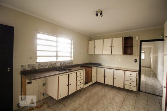 Cozinha de casa para alugar com 3 quartos, 120m² em Vila Basileia, São Paulo