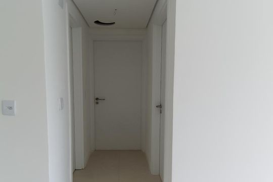 Corredor de apartamento à venda com 2 quartos, 71m² em Camaquã, Porto Alegre