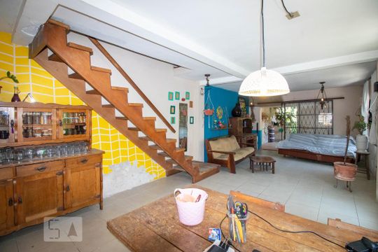 Sala de casa à venda com 3 quartos, 363m² em Rio Branco, Porto Alegre