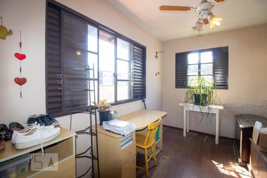 Quarto 1 de casa à venda com 3 quartos, 363m² em Rio Branco, Porto Alegre