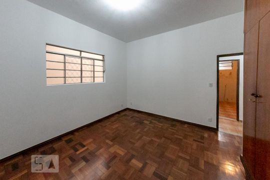 Quarto 1 de casa para alugar com 2 quartos, 76m² em Calafate, Belo Horizonte