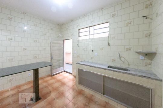 Cozinha de casa para alugar com 2 quartos, 76m² em Calafate, Belo Horizonte