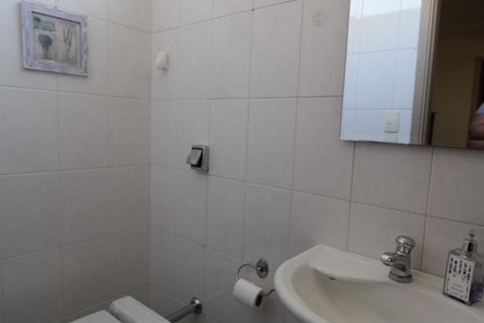 Lavabo de apartamento à venda com 4 quartos, 180m² em Cambuí, Campinas