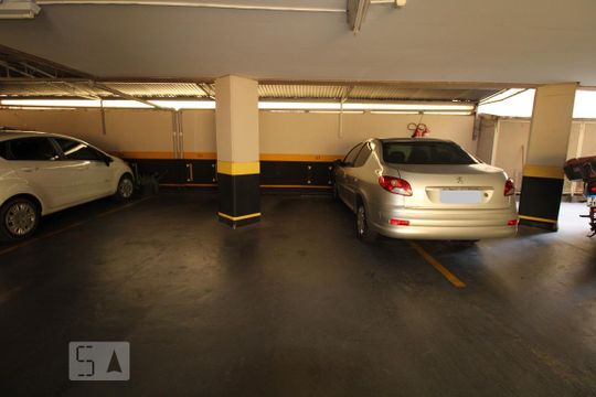 3 Vagas de Garagem paralelas de apartamento à venda com 4 quartos, 180m² em Cambuí, Campinas