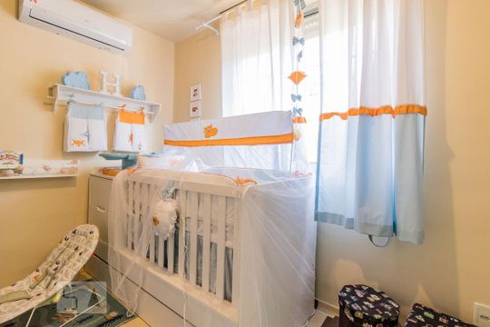 Dormitório de apartamento à venda com 2 quartos, 60m² em Vila Nova, Porto Alegre