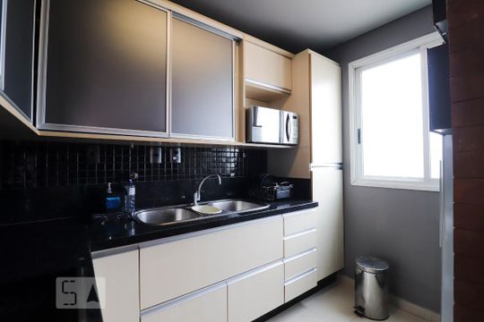 Cozinha de apartamento para alugar com 1 quarto, 64m² em Jardim Goiás, Goiânia
