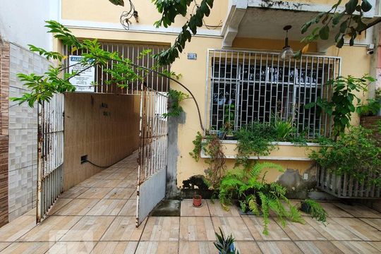 Fachada de casa à venda com 4 quartos, 280m² em Maracanã, Rio de Janeiro