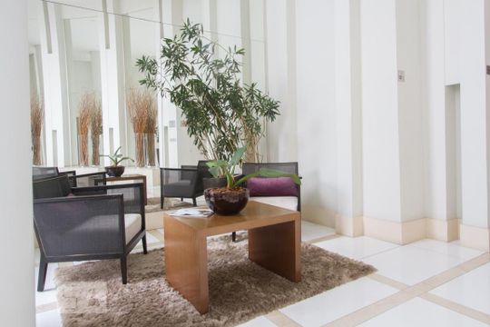 Hall de apartamento para alugar com 2 quartos, 118m² em Campo Belo, São Paulo
