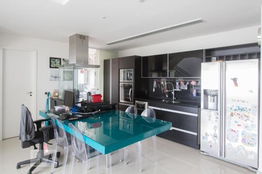 Cozinha de apartamento para alugar com 2 quartos, 118m² em Campo Belo, São Paulo