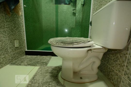 Banheiro Social de apartamento à venda com 2 quartos, 80m² em Penha, Rio de Janeiro