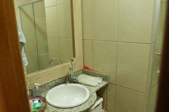 Banheiro de casa de condomínio para alugar com 2 quartos, 55m² em Vila Laís, São Paulo