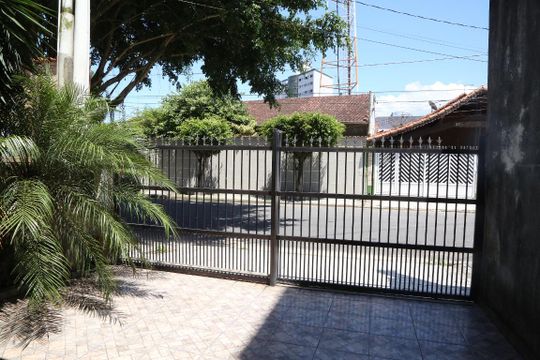 Entrada de casa para alugar com 2 quartos, 134m² em Vila Tupi, Praia Grande