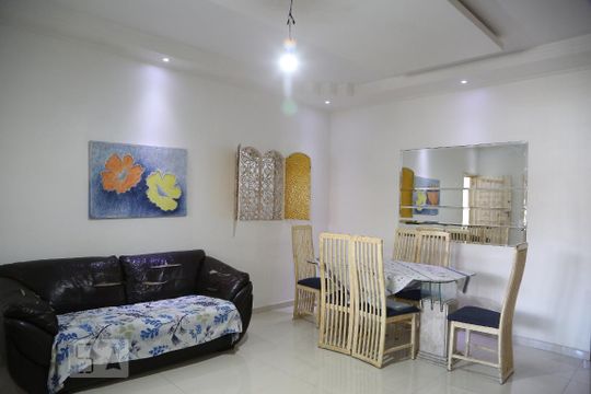 Casa para alugar com 2 quartos, 134m² em Vila Tupi, Praia Grande