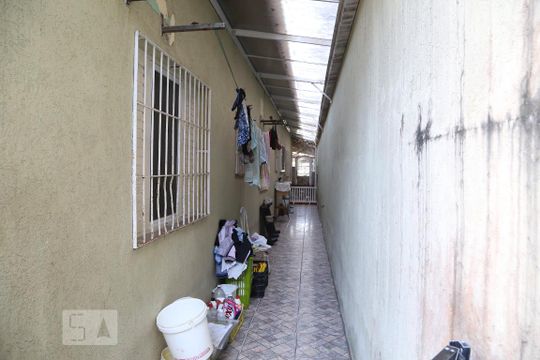 Quintal de casa para alugar com 2 quartos, 134m² em Vila Tupi, Praia Grande
