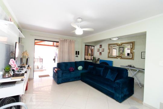 Casa à venda com 3 quartos, 72m² em Jardim Carlu, São Paulo