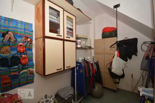 Quarto Extra Reversível de casa à venda com 3 quartos, 240m² em Irajá, Rio de Janeiro