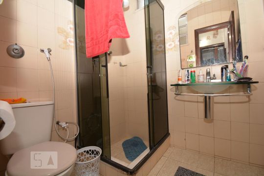 Banheiro de casa à venda com 3 quartos, 240m² em Irajá, Rio de Janeiro