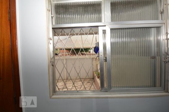 Sala de Estar de casa à venda com 3 quartos, 240m² em Irajá, Rio de Janeiro