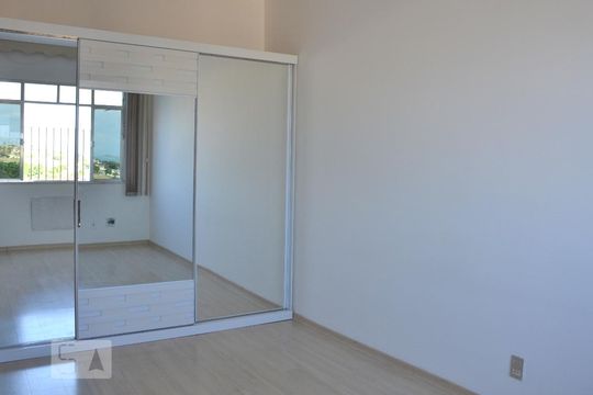 Quarto 1 de apartamento à venda com 2 quartos, 70m² em Jardim Guanabara, Rio de Janeiro