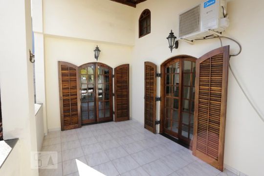 Varanda de casa para alugar com 3 quartos, 250m² em Vila Talarico, São Paulo