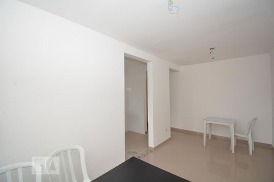 Sala de apartamento para alugar com 2 quartos, 44m² em Encantado, Rio de Janeiro