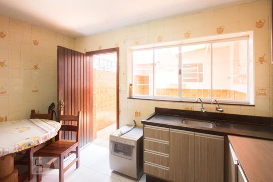 Cozinha de casa para alugar com 4 quartos, 118m² em Chácara Santo Antônio (zona Sul), São Paulo