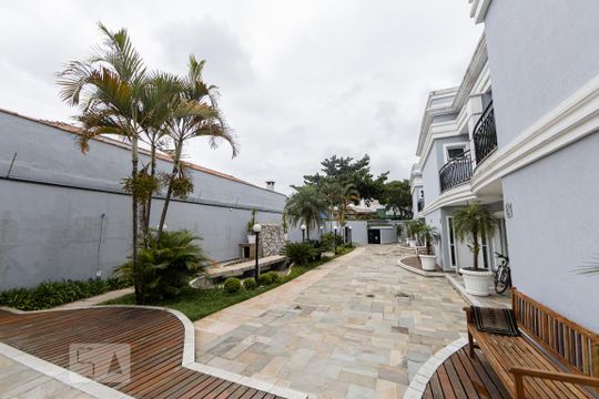 Área comum de casa de condomínio à venda com 4 quartos, 399m² em Vila Bertioga, São Paulo