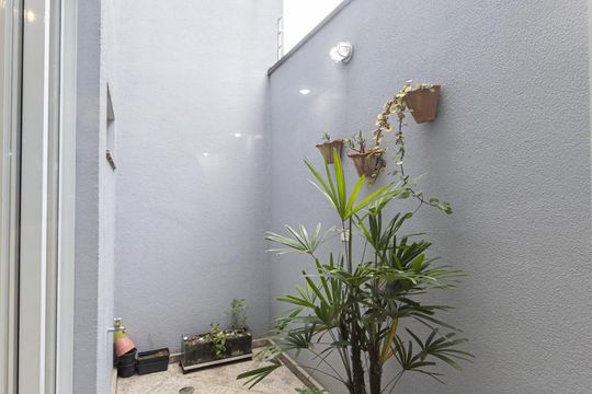 Jardim inverno de casa de condomínio à venda com 4 quartos, 399m² em Vila Bertioga, São Paulo