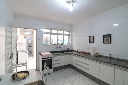 Cozinha de casa à venda com 2 quartos, 79m² em Vila Bertioga, São Paulo