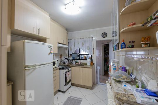 Cozinha de apartamento para alugar com 3 quartos, 95m² em Vila Azevedo, São Paulo