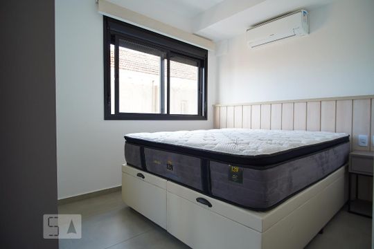 Quarto  de apartamento para alugar com 1 quarto, 35m² em Auxiliadora, Porto Alegre