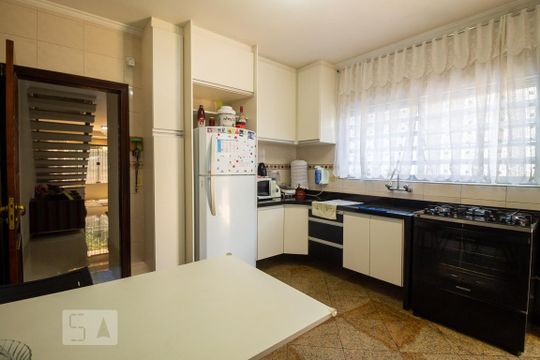 Cozinha  de casa à venda com 3 quartos, 280m² em Vila Moinho Velho, São Paulo