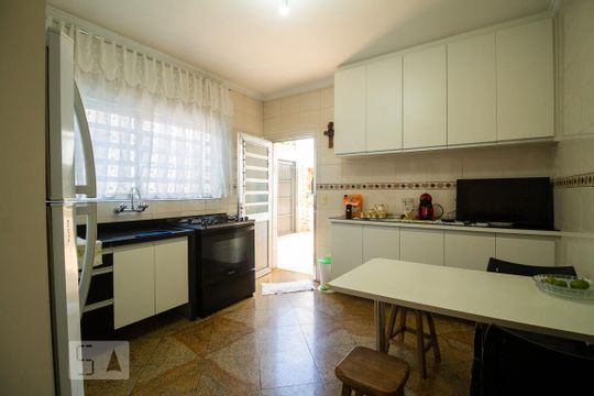Cozinha  de casa à venda com 3 quartos, 280m² em Vila Moinho Velho, São Paulo