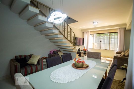 Sala de casa à venda com 3 quartos, 280m² em Vila Moinho Velho, São Paulo