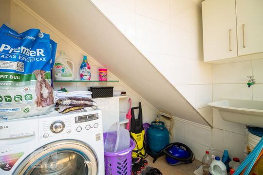 Lavanderia de casa à venda com 3 quartos, 280m² em Vila Moinho Velho, São Paulo