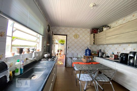 Cozinha de casa à venda com 3 quartos, 180m² em Hamburgo Velho, Novo Hamburgo